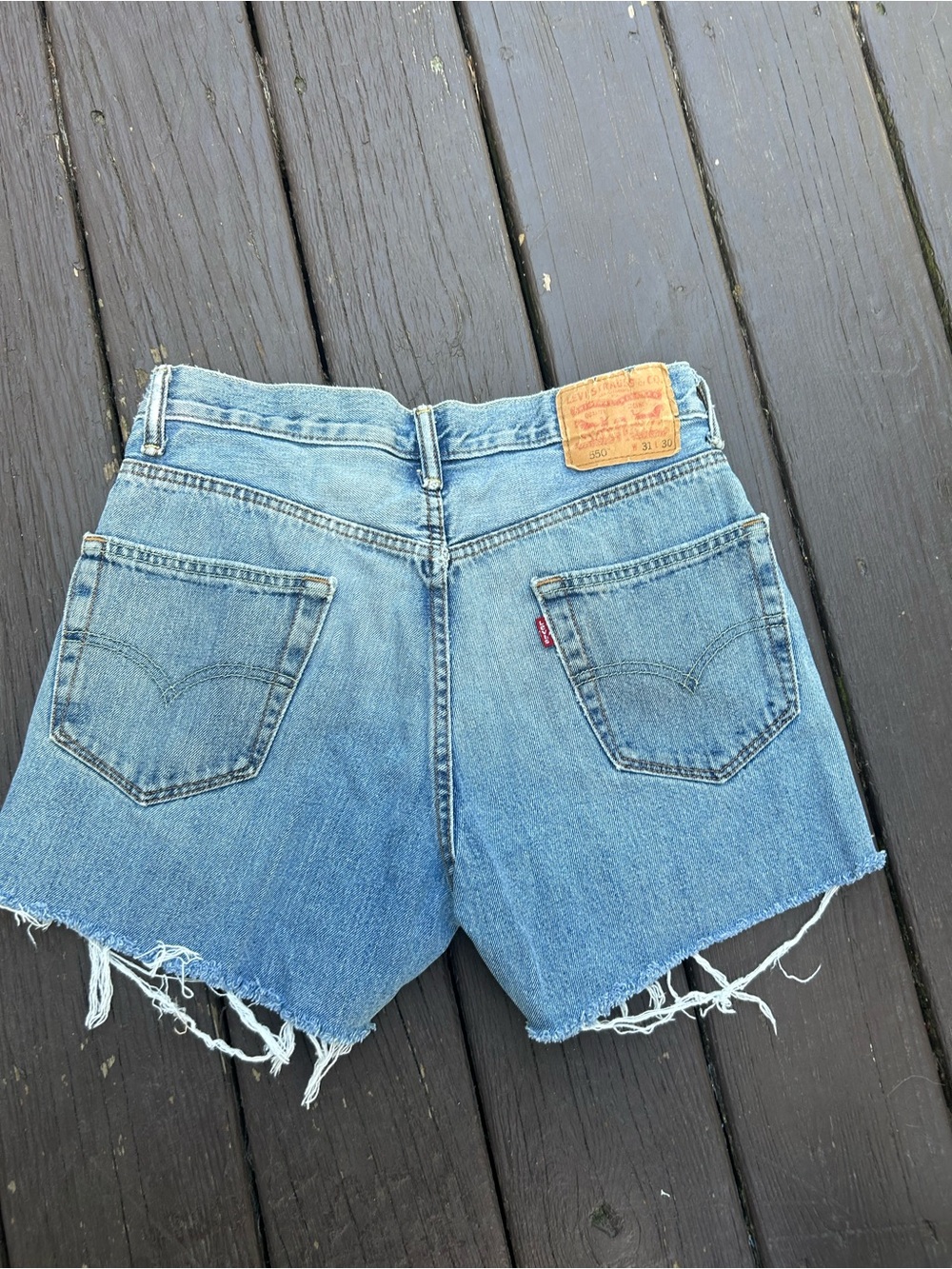 Vintage Levi's 550 Shorts - Picture 3 of 7